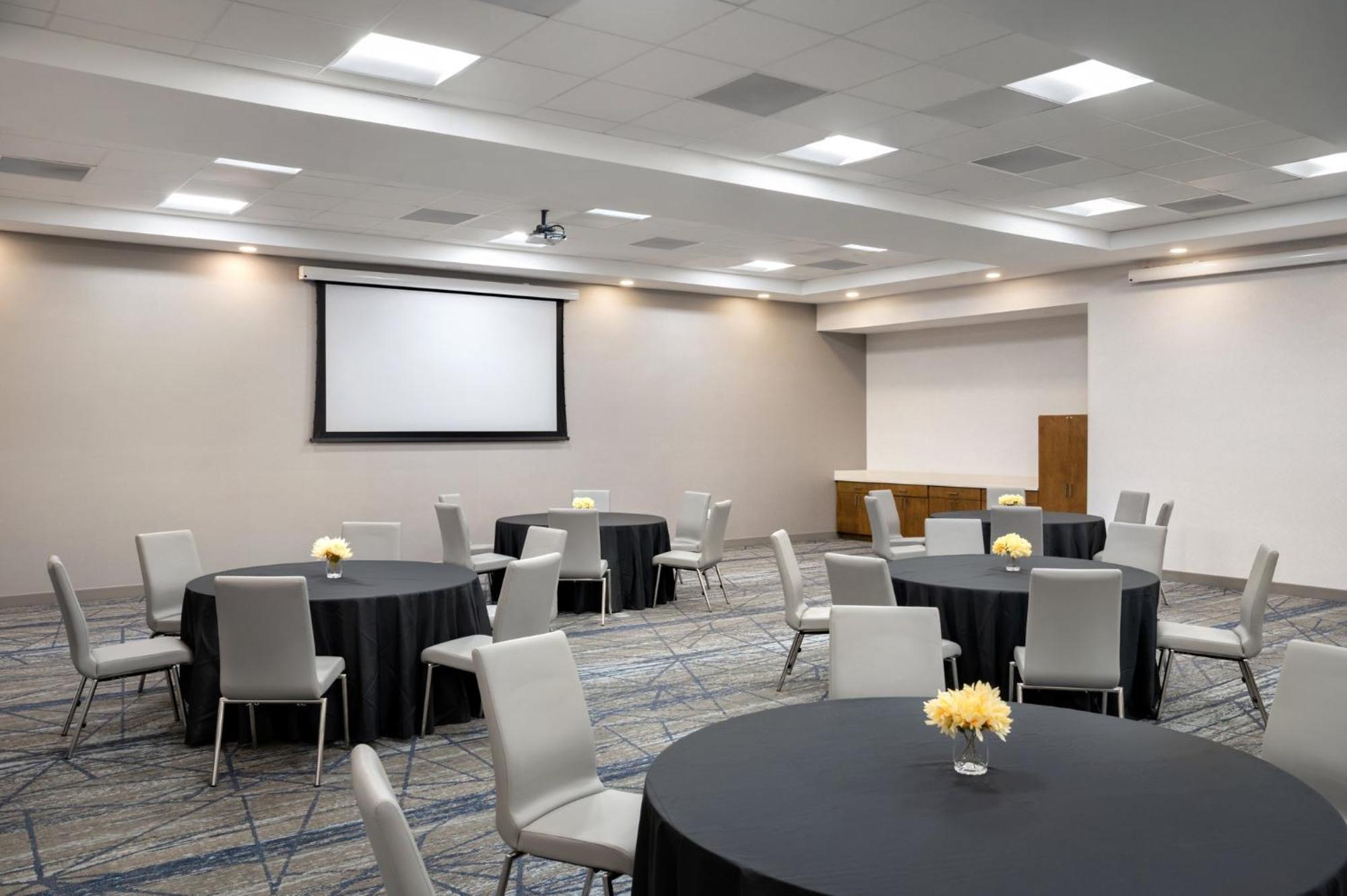 Holiday Inn Express Richmond By Ihg Dış mekan fotoğraf