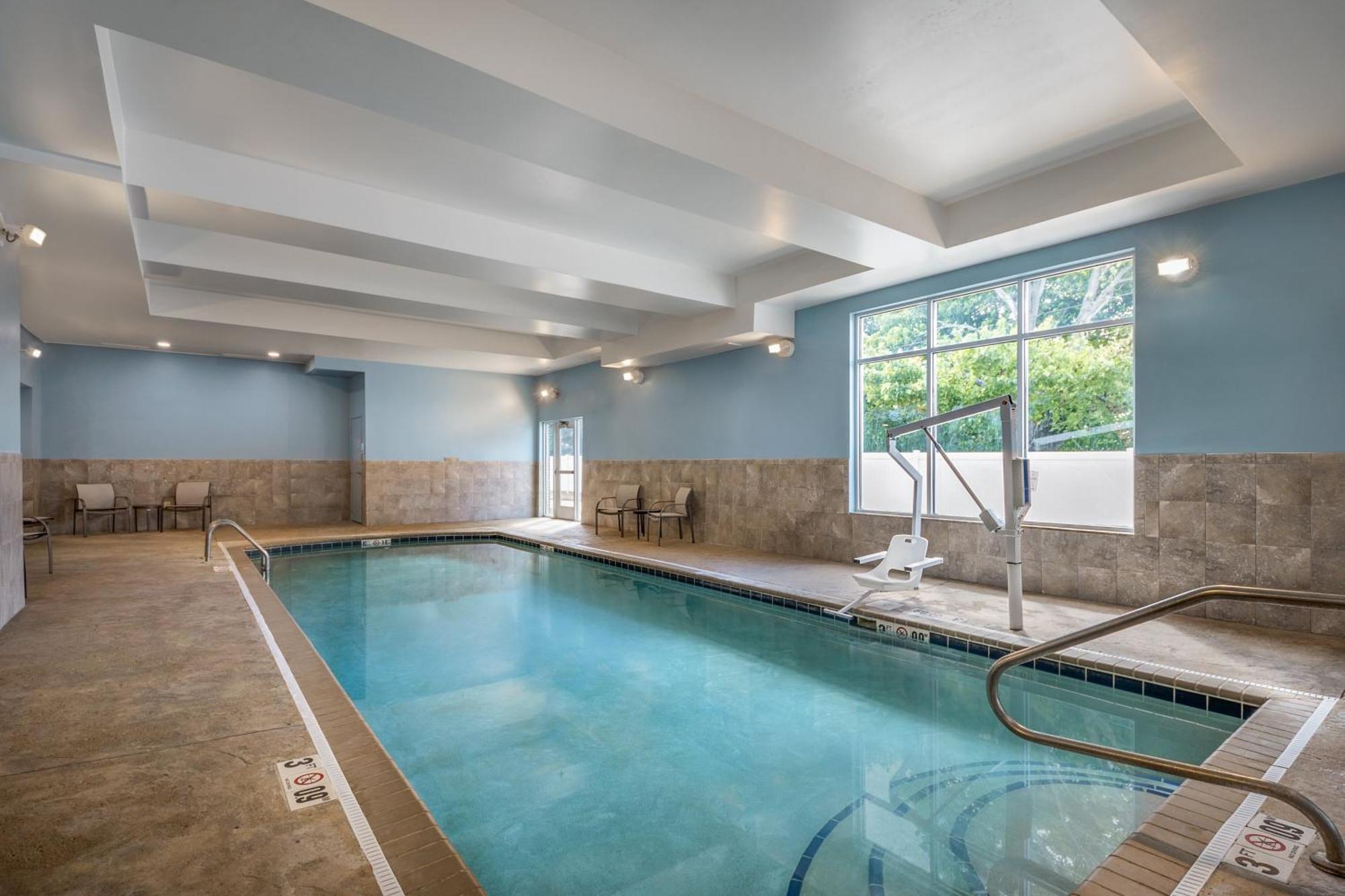 Holiday Inn Express Richmond By Ihg Dış mekan fotoğraf