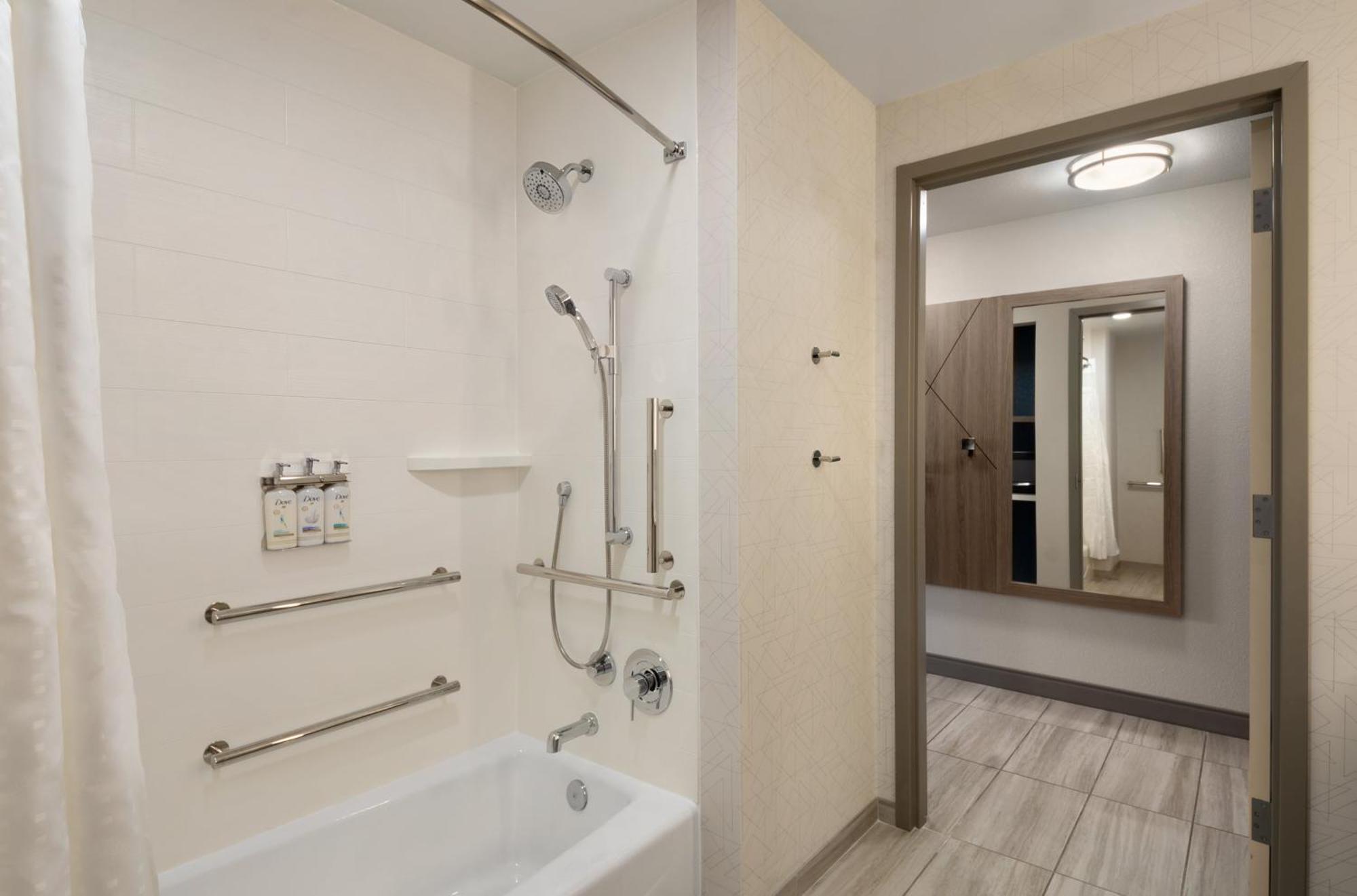 Holiday Inn Express Richmond By Ihg Dış mekan fotoğraf